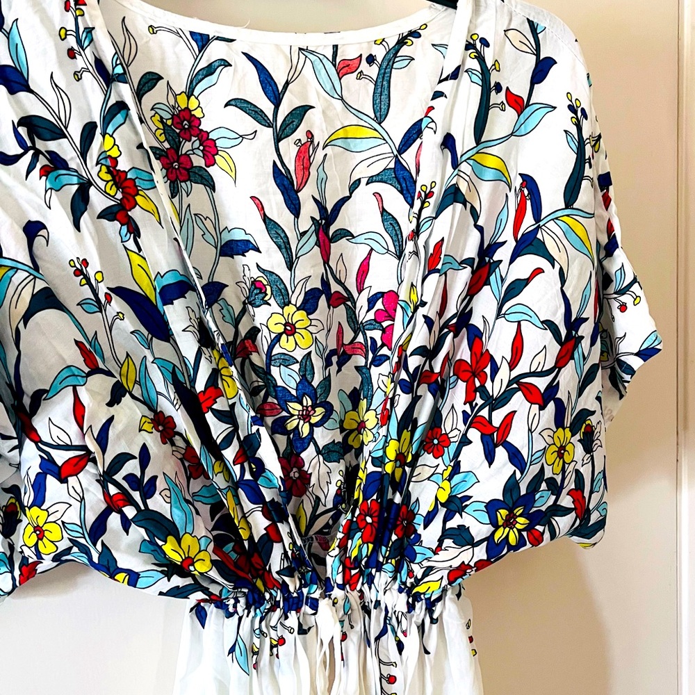 ☀️👙CUPSHE BEAUTIFUL FLORAL KIMONO BEACH/POOL COVER UP. NWT. BREATHABLE FABRIC☀️